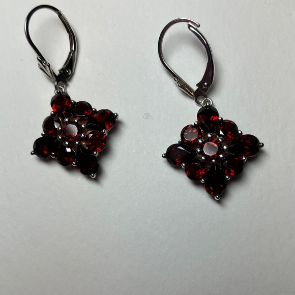 Earrings Mozambique Garnet set in Sterling Silver - Picture 3 of 4